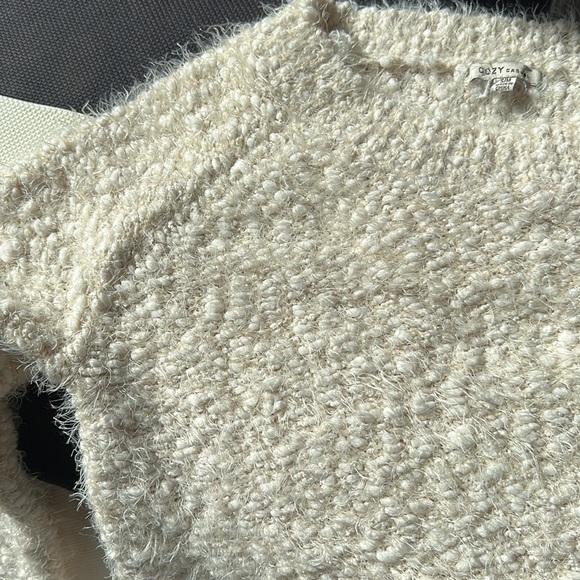Soft fuzzy sweater - Picture 3 of 3